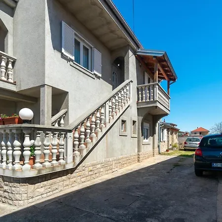 With A Parking Space Posedarje, Novigrad - 19357 *