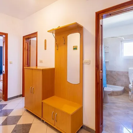 Apartman With A Parking Space Posedarje, Novigrad - 19357 *